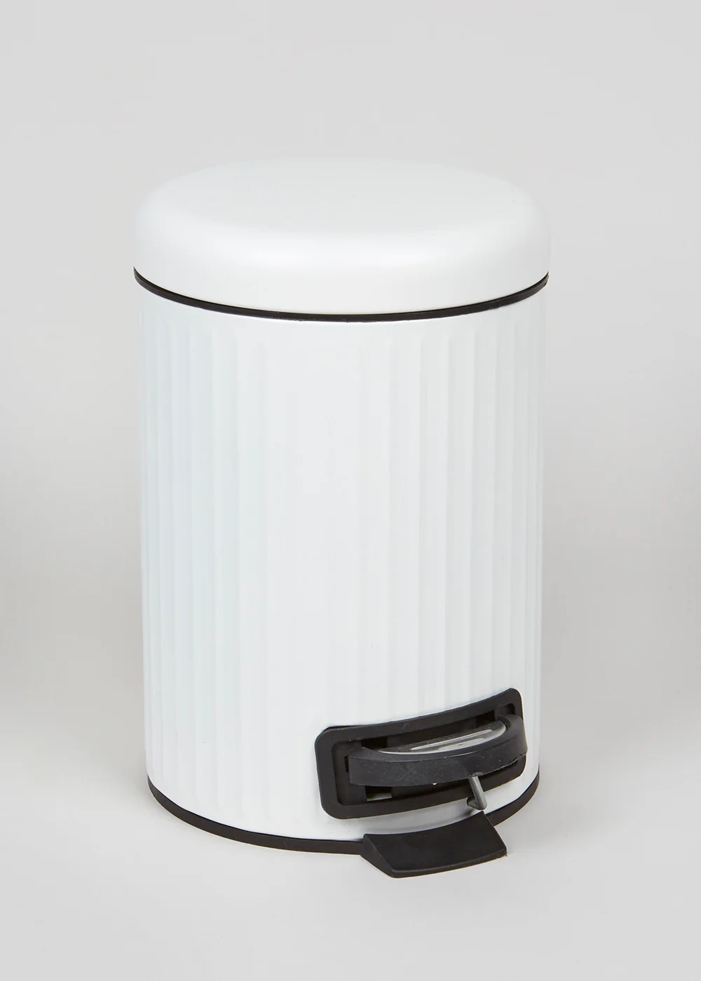 Retro Ridged Pedal Bin (26cm x 17cm) Image 1
