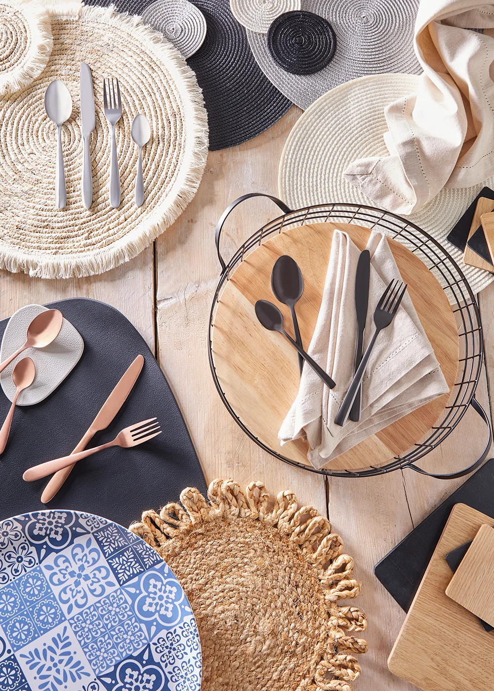 4 Pack Woven Placemats Image 2