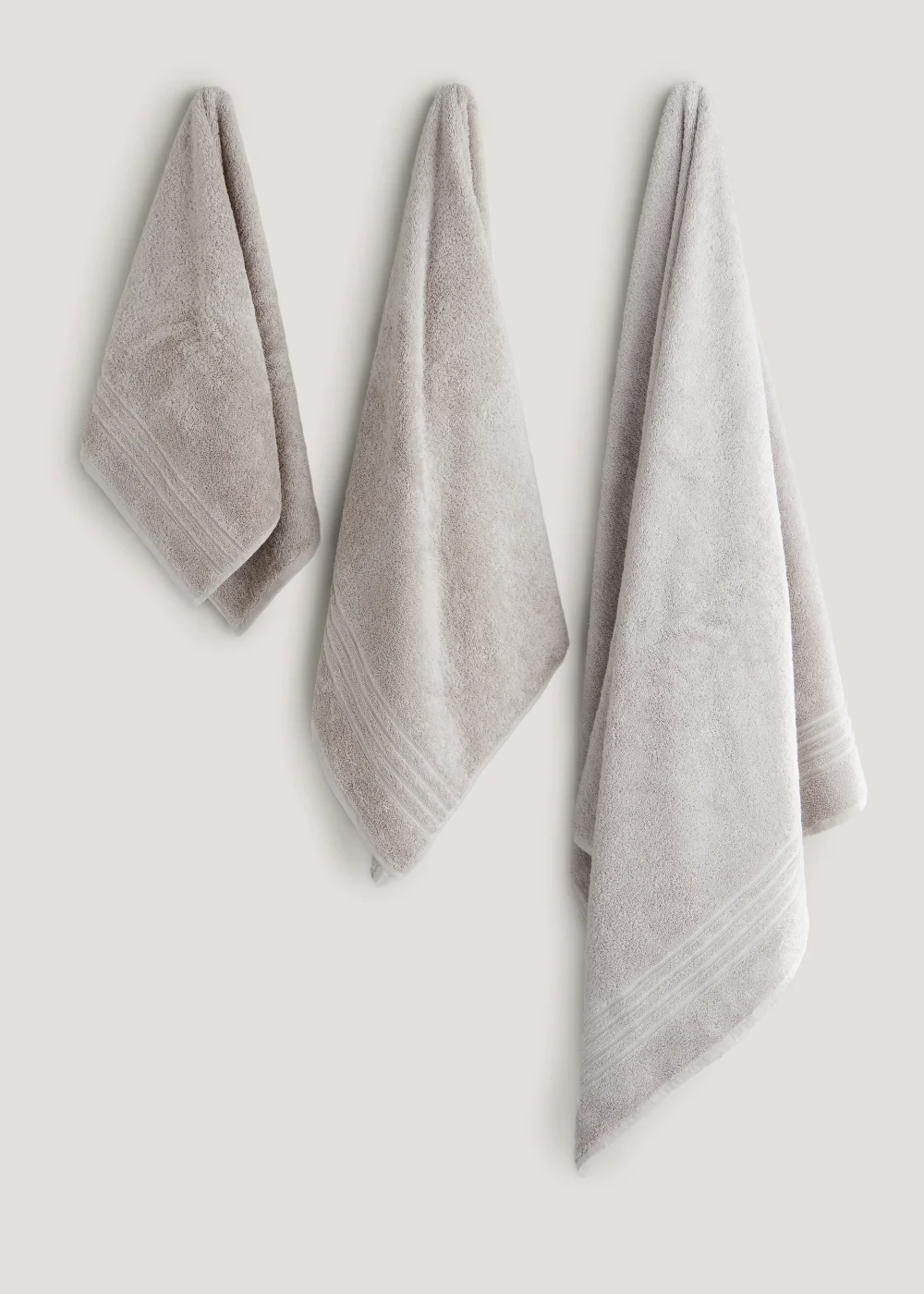 Cool Grey 100% Egyptian Cotton Towels - Hand Towel Image 1