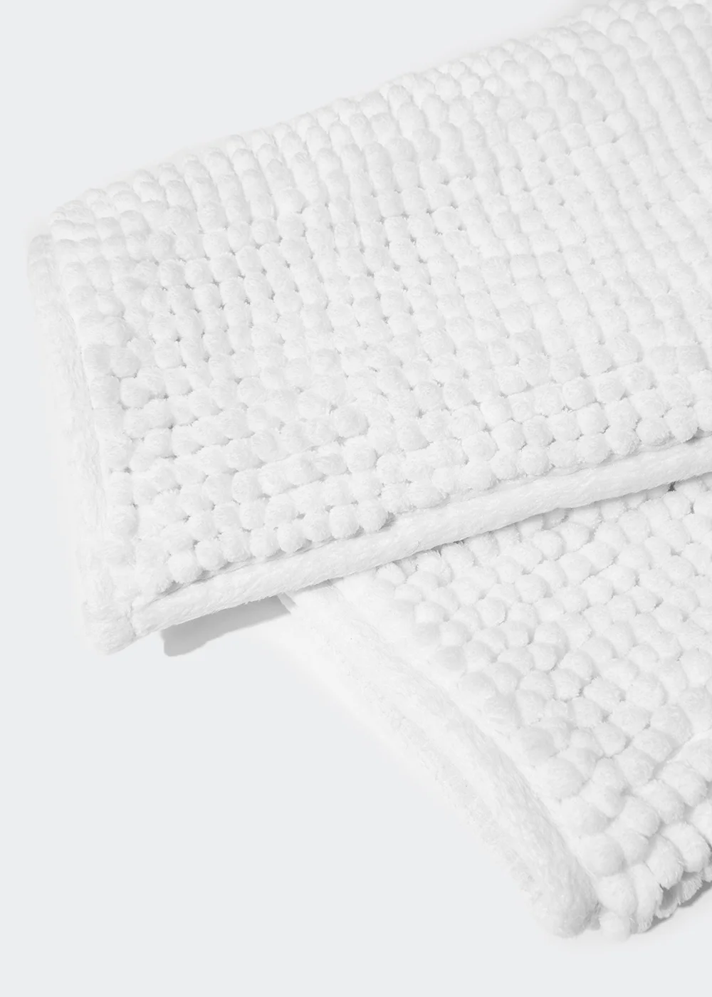 White Chenille Bath Mat (45cm x 75cm) Image 2