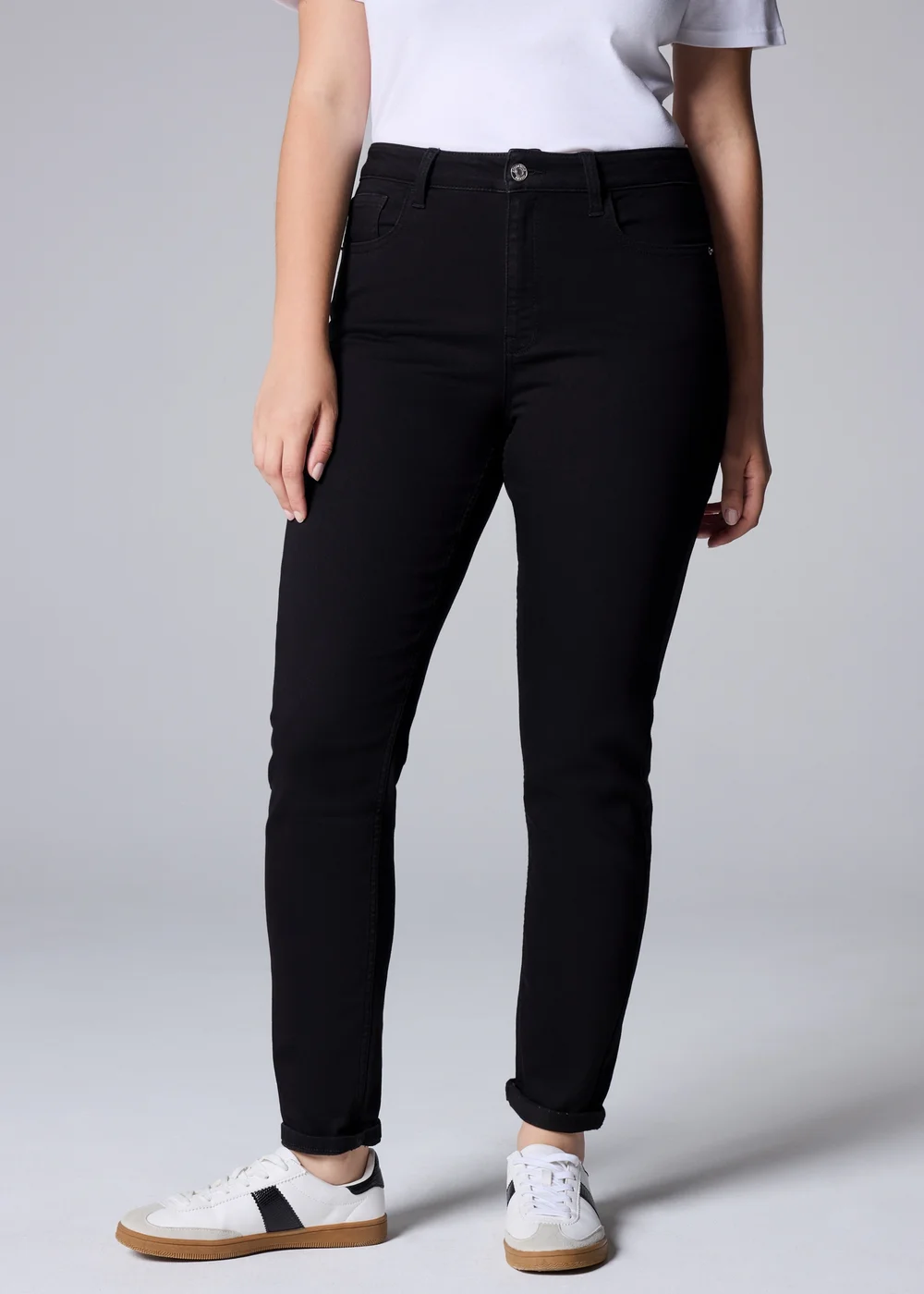 Jolie Black Relaxed Skinny Jeans - Size 8 Image 2