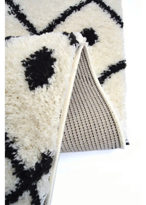 Homemaker White Snug Shaggy Diamond Rug - 120 x 170 Image 4