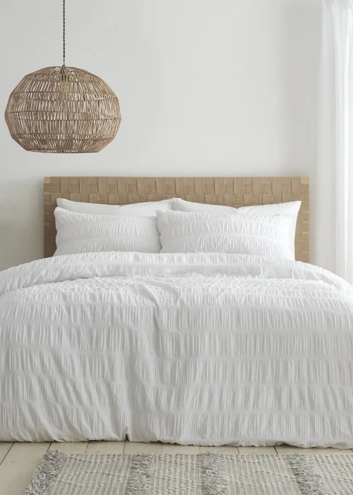Catherine Lansfield Seersucker Duvet Cover Set White - Single Image 1