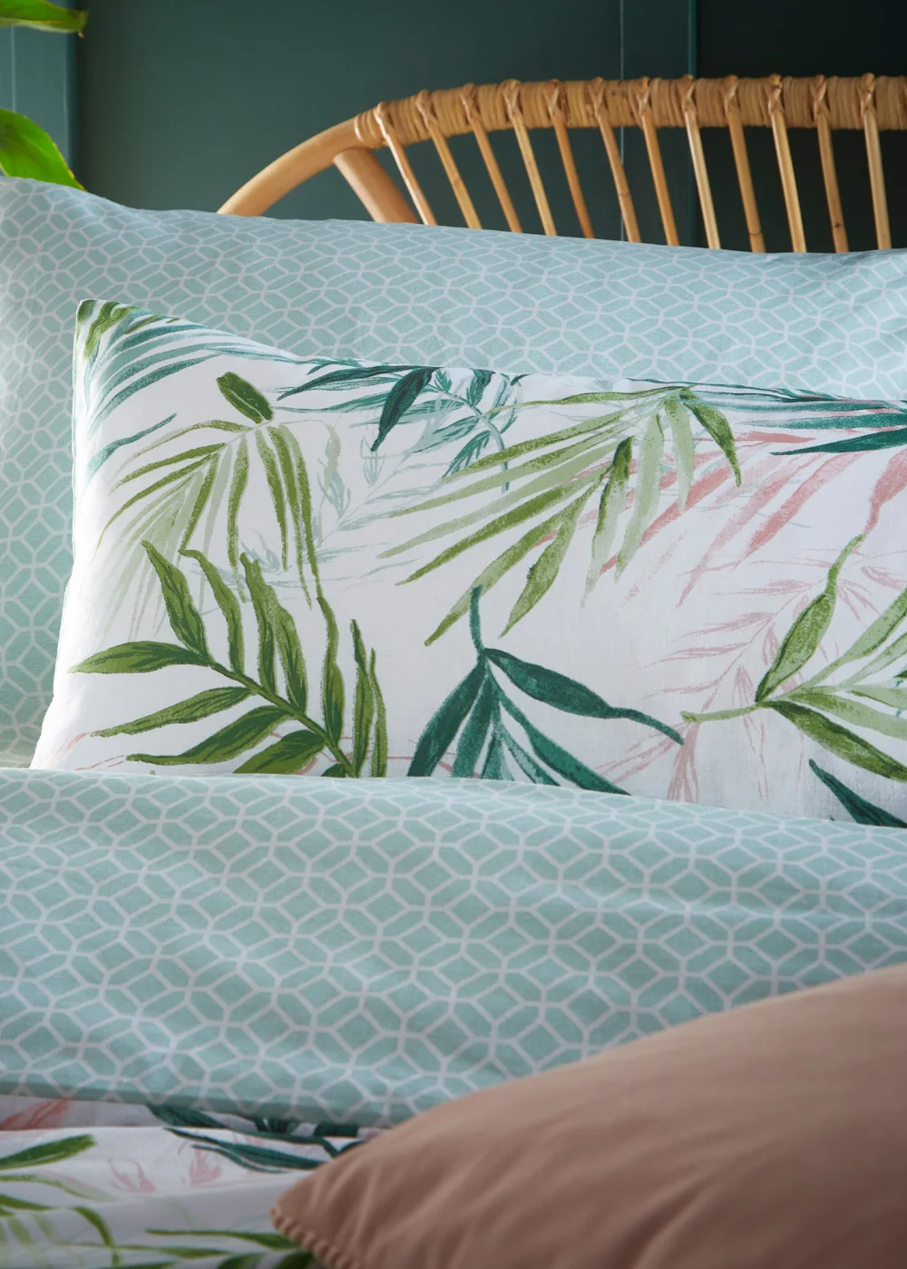 furn. Bali Palm Tropical Duvet Cover Set - Single Image 3