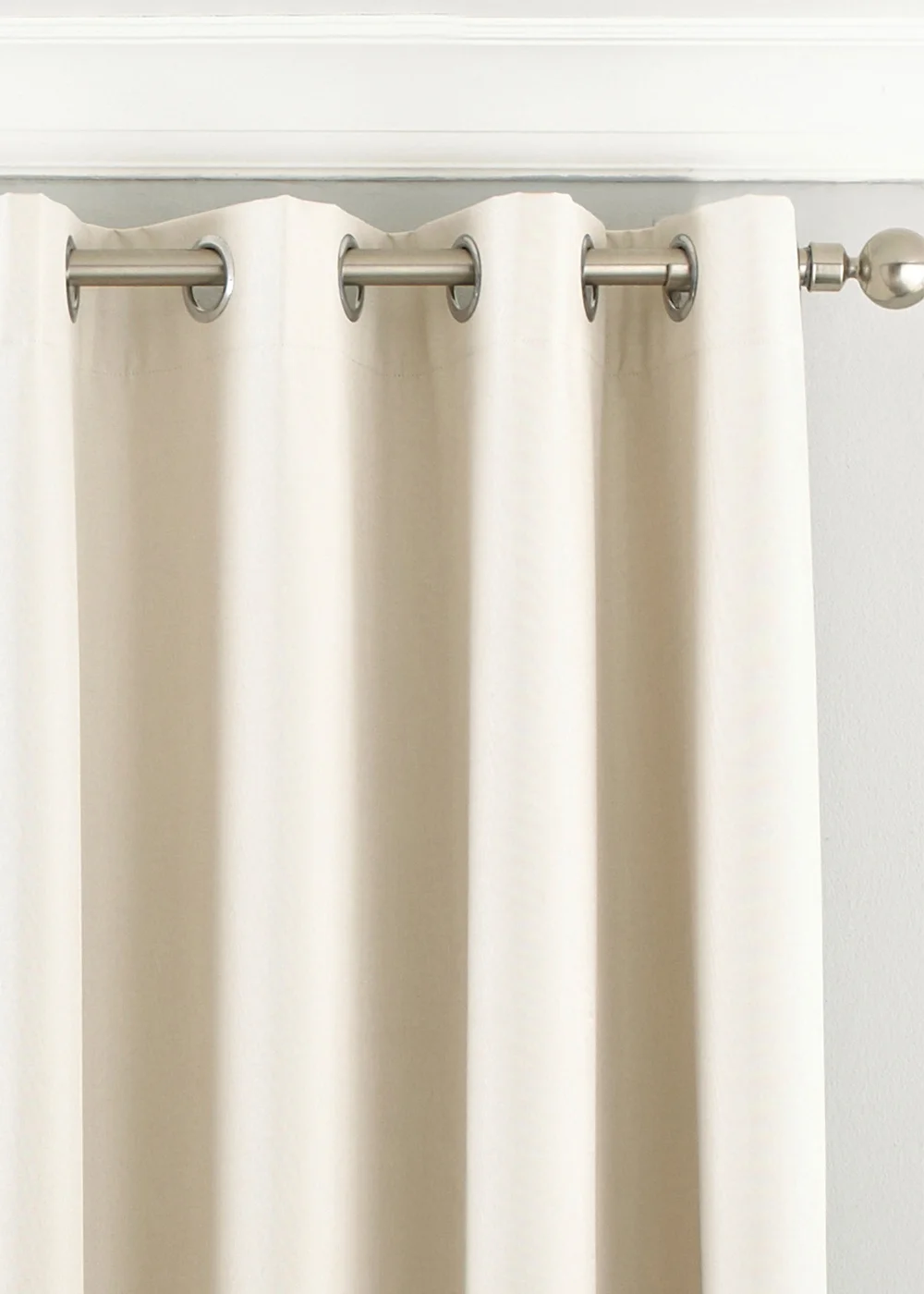 Riva Home Twilight Thermal Blackout Ringtop Eyelet Curtains - 46W X 54D (116x137cm) Image 2