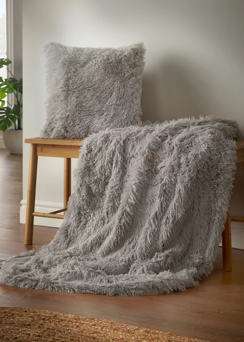 Catherine Lansfield Cuddly Deep Pile Blanket Throw - One Size Image 2