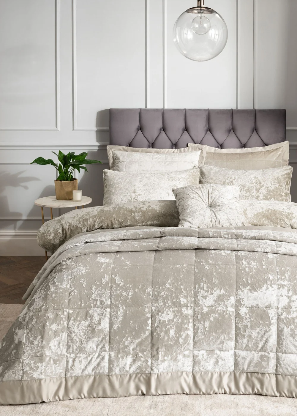 Catherine Lansfield Crushed Velvet Quilted Bedspread (220x220cm) - One Size Image 2