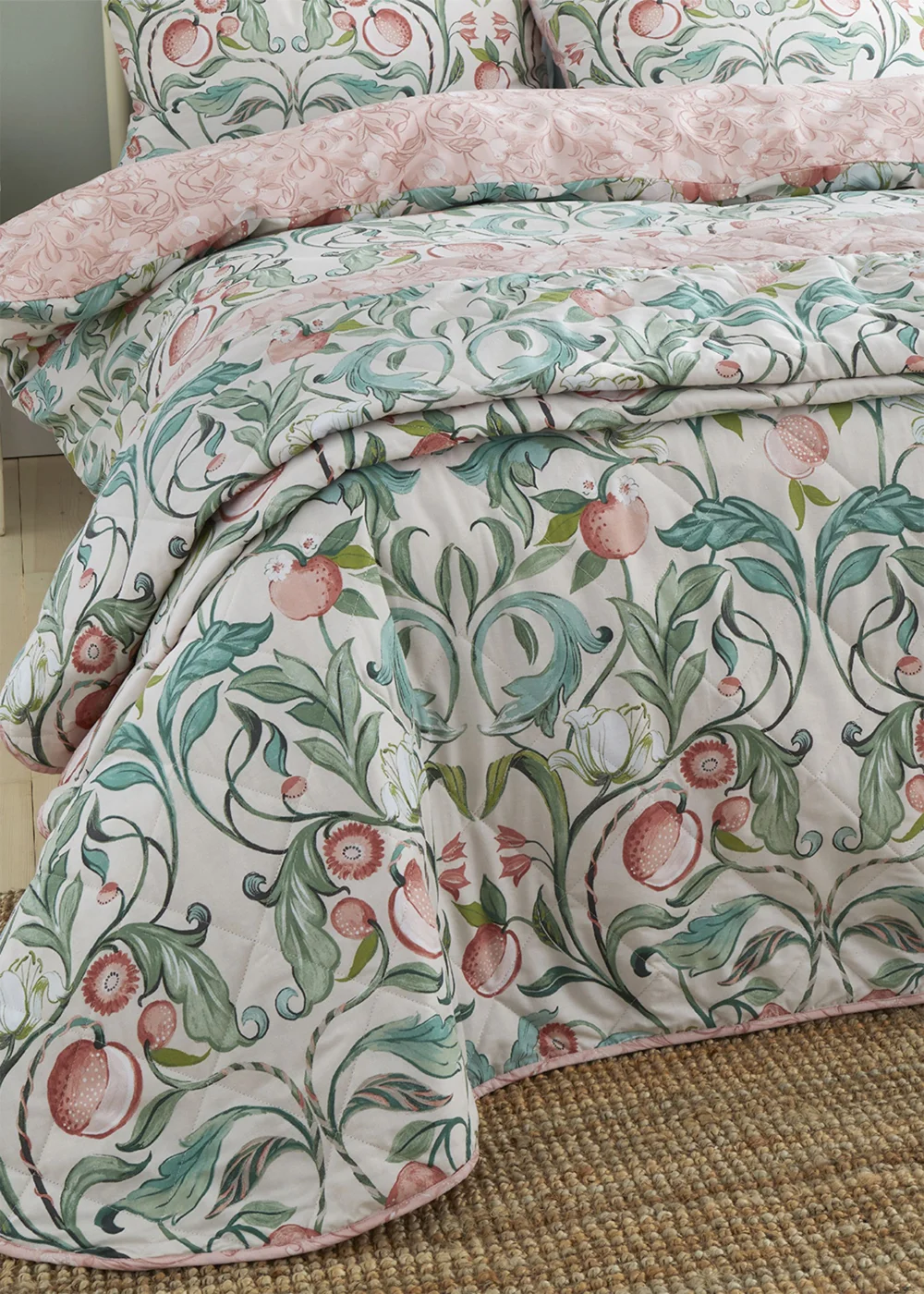Catherine Lansfield Clarence Floral Quilted Bedspread (220x230cm) - One Size Image 1