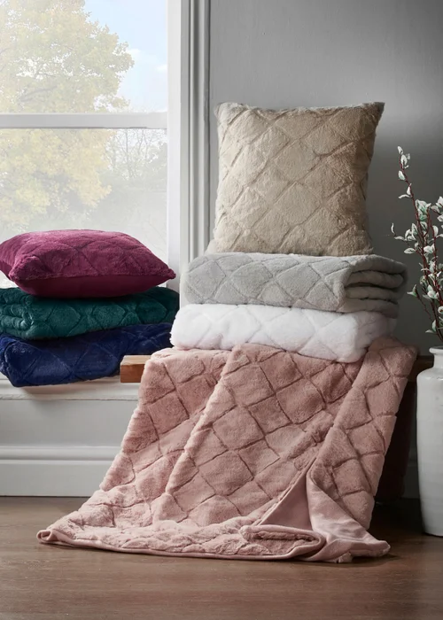 Catherine Lansfield Cosy Diamond Faux Fur Soft 130x170cm Blanket Throw Bottle Green - One Size Image 4