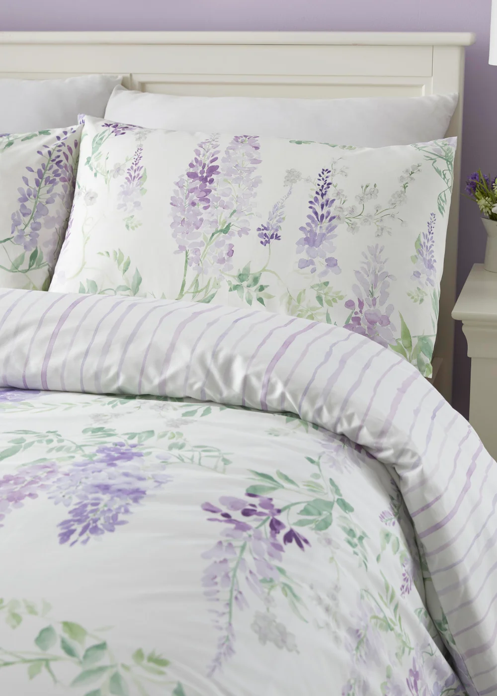 Dreams & Drapes Wisteria Duvet Set - Double Image 2