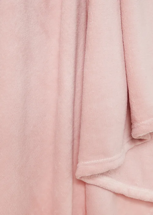 Plain Pink Throw (130cm x 150cm) Image 2