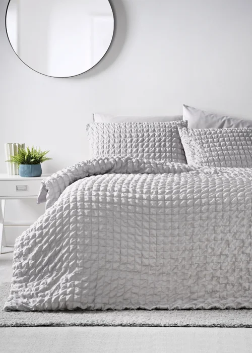 Grey Seersucker Duvet Set - Double Image 1