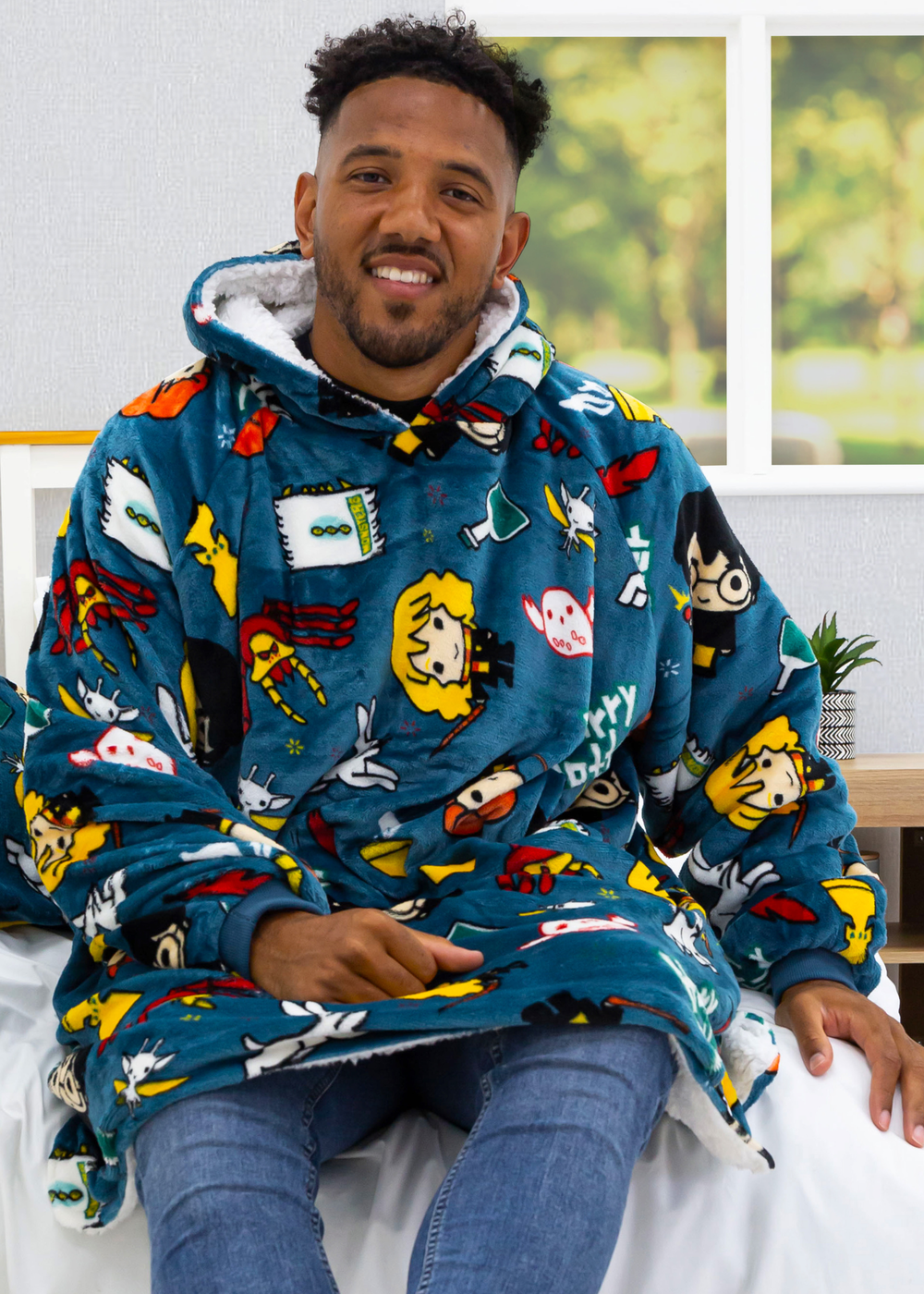 HUGZEE Harry Potter Mischief Hooded Wearable Throw - Large Image 2