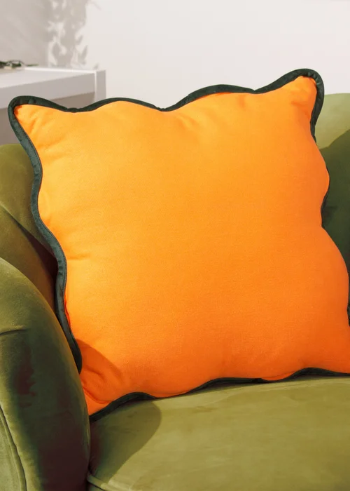 Heya Home Wiggle Velvet Piped Ready Filled Cushion (45cm x 45cm x 8cm) Orange/Green - One Size Image 1