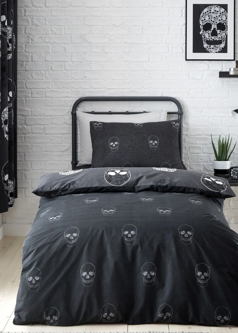Catherine Lansfield Skulls Reversible Duvet Cover Set Grey - Single Image 2