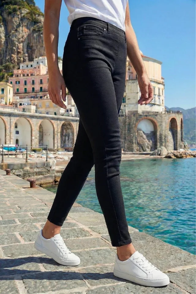 Roman Black Ultimate Denim Cropped Jegging (29 Inch)
