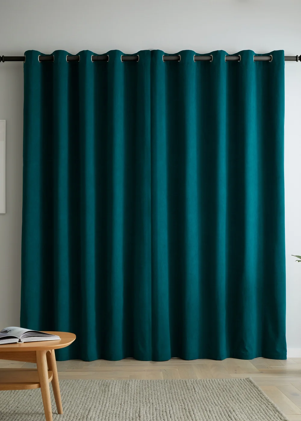 Catherine Lansfield Wilson Velvet Blackout Thermal Eyelet Curtains Green - 46W X 54D (117x137cm) Image 2