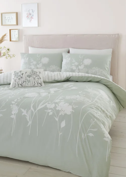 Catherine Lansfield Meadowsweet Floral Reversible Duvet Cover Set Green - Single Image 1