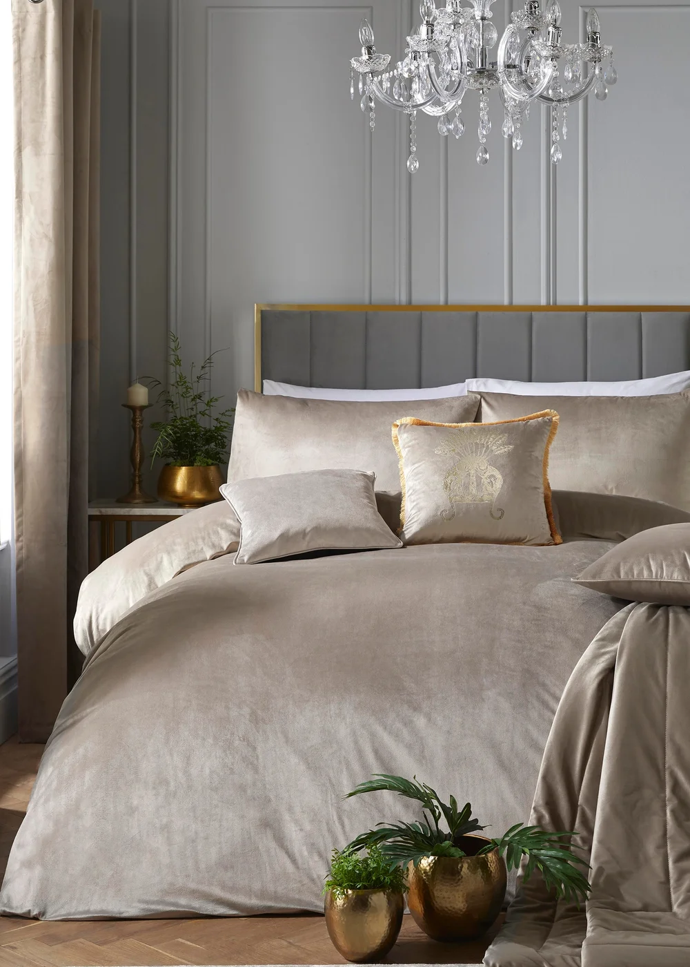 Laurence Llewelyn-Bowen Montrose Velvet Linen Duvet Cover Set - Double Image 1