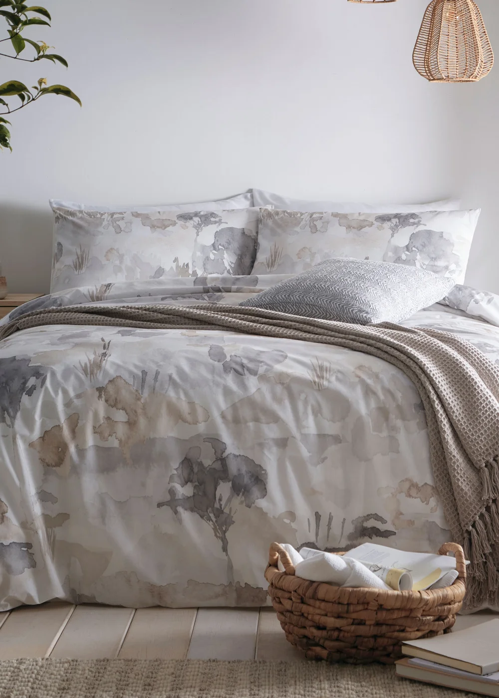 Appletree Loft Edale Beige Duvet Cover Set - Single Image 1