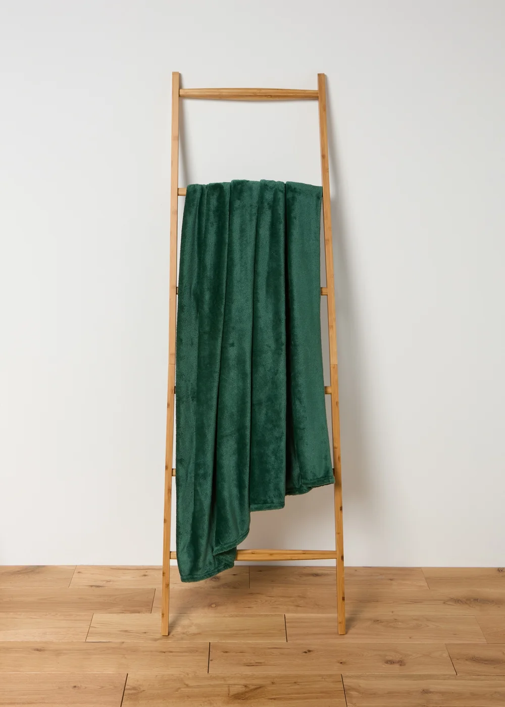 Plain Green Throw (200cm x 220cm) Image 1