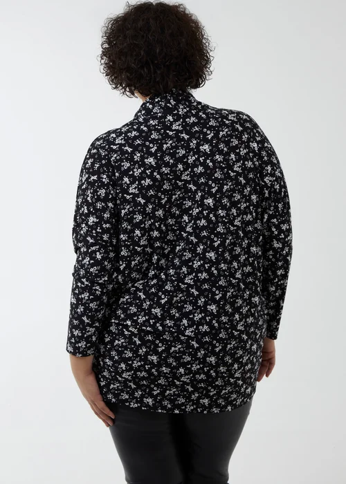 Blue Vanilla Black Curve Draped Dip Hem Top - Size 22-24 Image 2