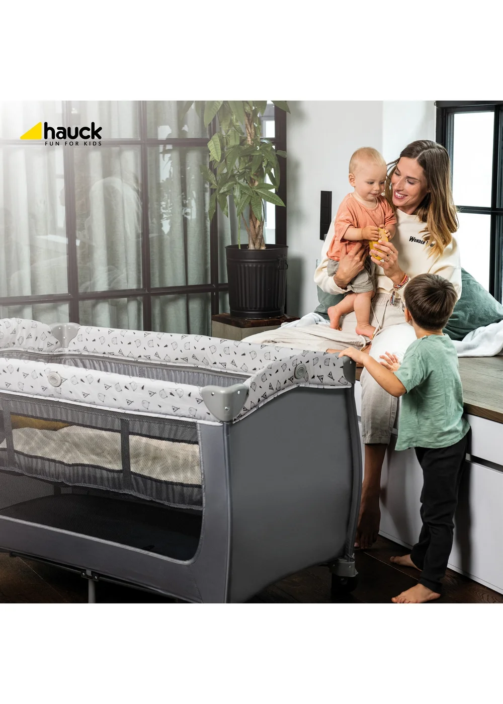 Hauck Stars Sleep N Play Center Travel Cot - No Size Image 2