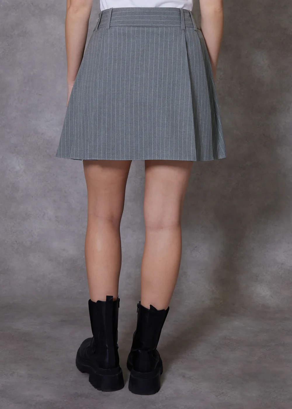 Threadbare Grey Pleated A-Line Mini Skirt - Size 16 Image 2