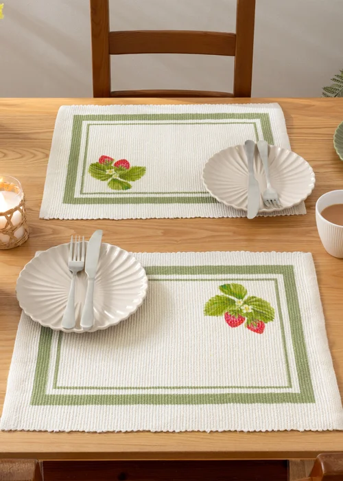 furn. Strawberry Set Of 4 Table Placemats (46 x 36cm) - One Size Image 2