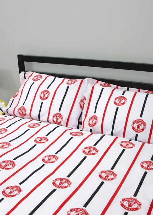 Manchester United FC Crest Double Panel Duvet - Double Image 3