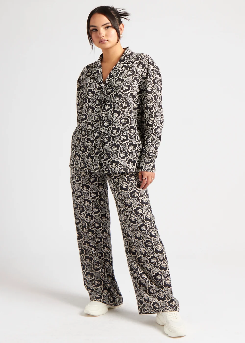 Urban Bliss Black Stencil Floral Wide Leg Trouser - 10 Image 1