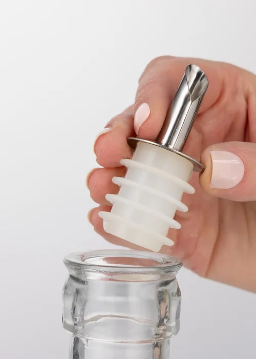 Kilner Set of 2 Oil Bottles & Metal Rack (600ml) - One Size Image 3