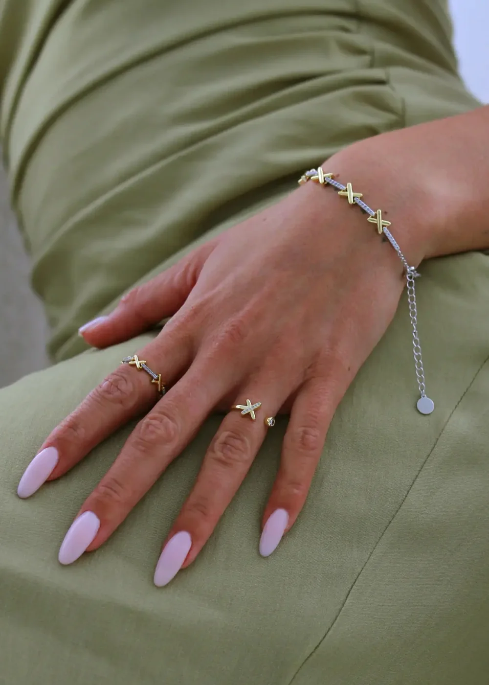 Say It With Gold Kiss Adjustable Ring - One Size Image 2