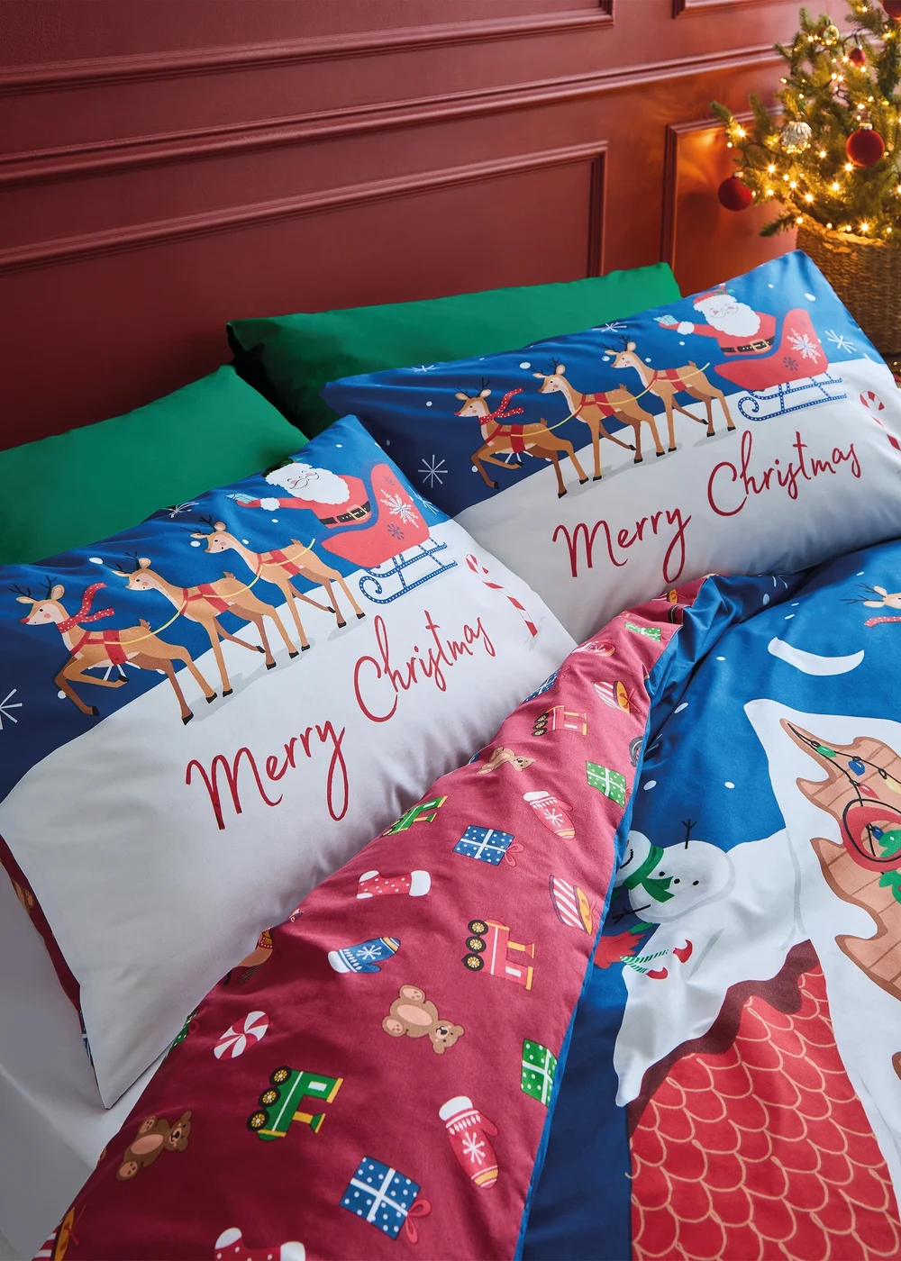 Catherine Lansfield Christmas Santa's Workshop Reversible Duvet Cover Set - Single Image 3