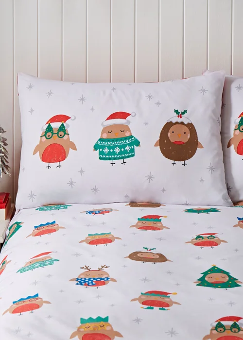 Catherine Lansfield Christmas Party Robins Reversible Duvet Cover Set - Single Image 3