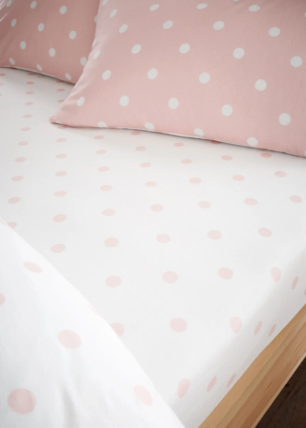 Catherine Lansfield Brushed Polka Dot Cotton Fitted Sheet - Fitted Single Image 1