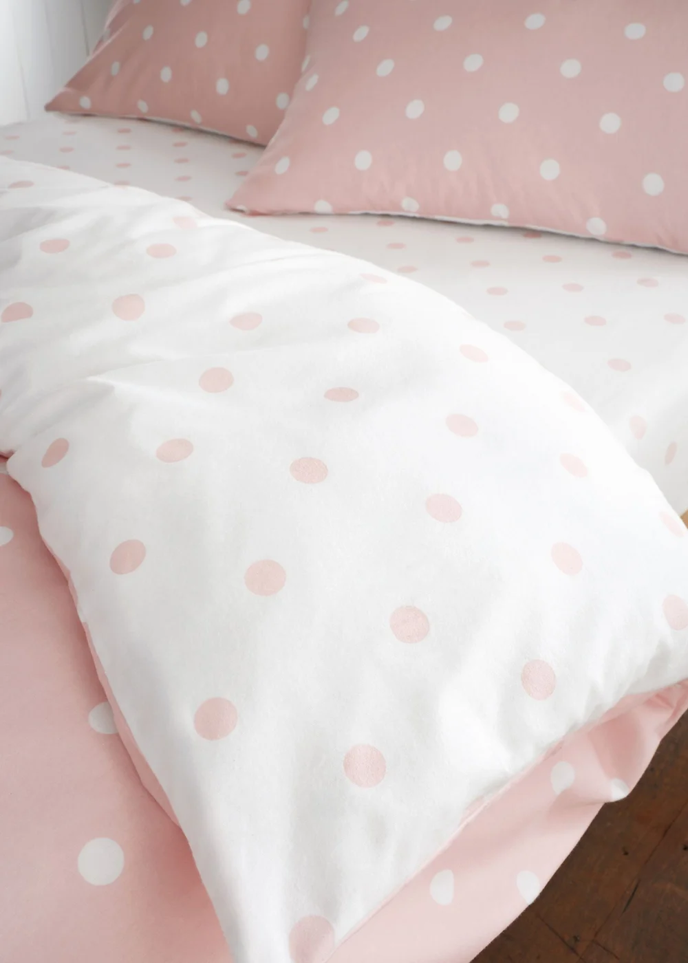 Catherine Lansfield Brushed Polka Dot Cotton Fitted Sheet - Fitted Single Image 2