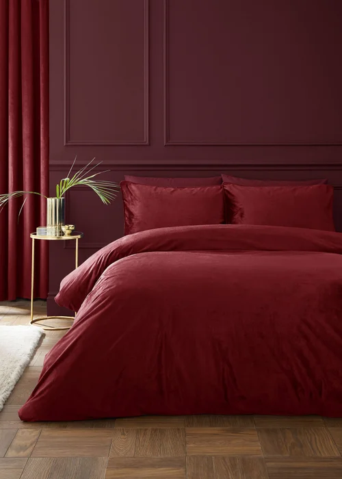 Catherine Lansfield Kingsley Soft Matt Velvet Duvet Cover Set Raspberry - King Image 2