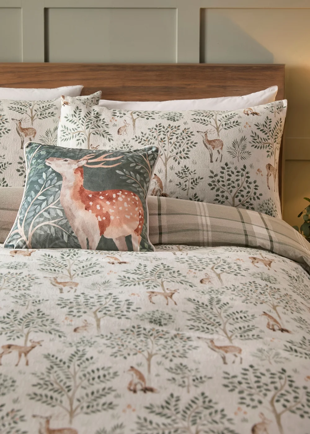 Dreams & Drapes Lodge Forest Animals Christmas Natural Duvet Cover Set - King Image 2