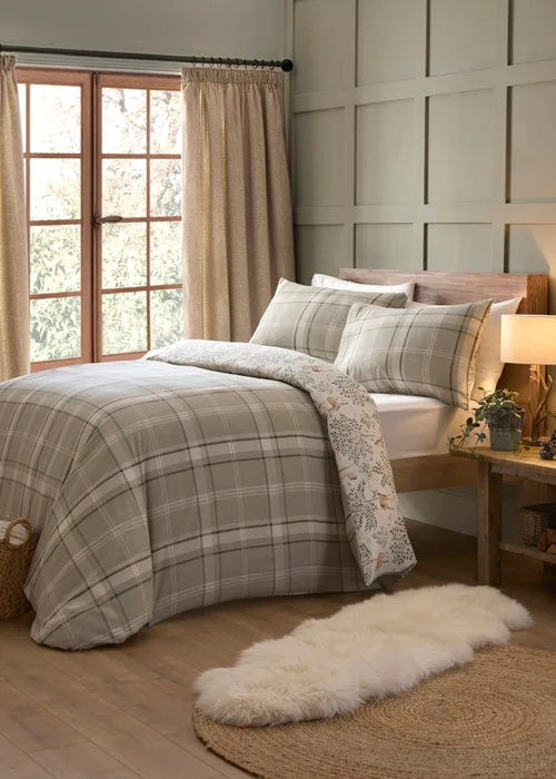 Dreams & Drapes Lodge Forest Animals Christmas Natural Duvet Cover Set - King Image 4