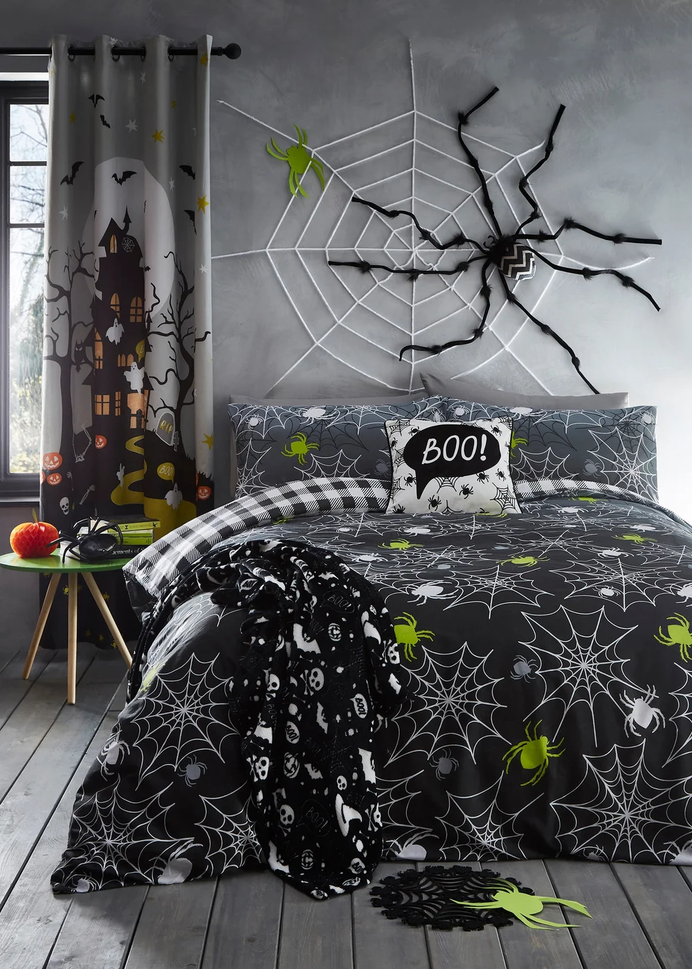 Bedlam Boo Halloween Black Velvet Filled Cushion (43cm x 43cm) - 43W X 43D Image 4