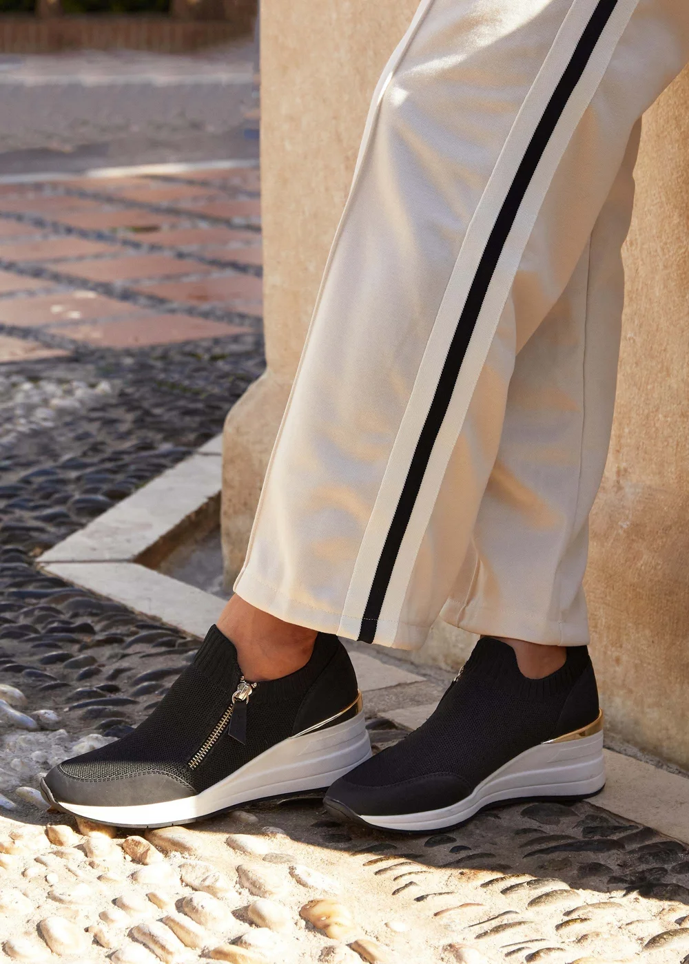 Linzi Adler Black Flyknit Wedged Trainer - Size 6 Image 1