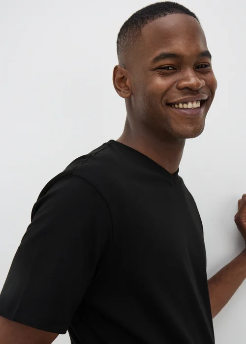 Black Essential V-Neck T-Shirt - Extra small Image 1