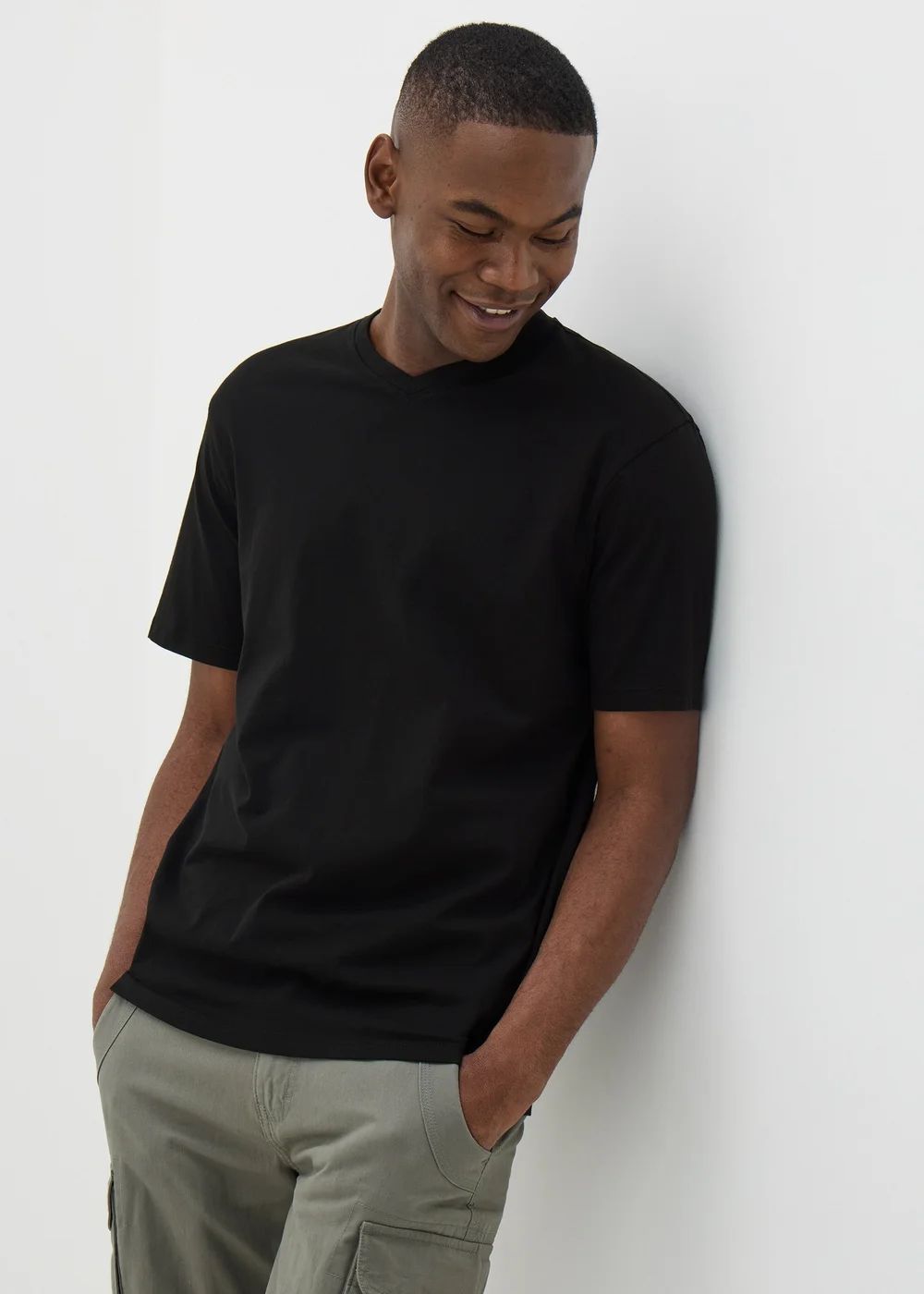 Black Essential V-Neck T-Shirt - Extra small Image 2