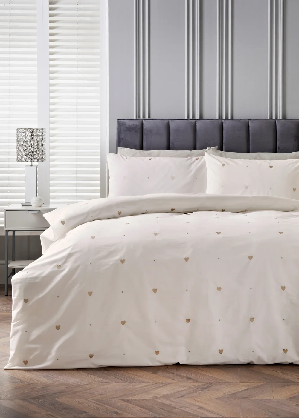 Natural Embroidery Heart Duvet Set - Double Image 1