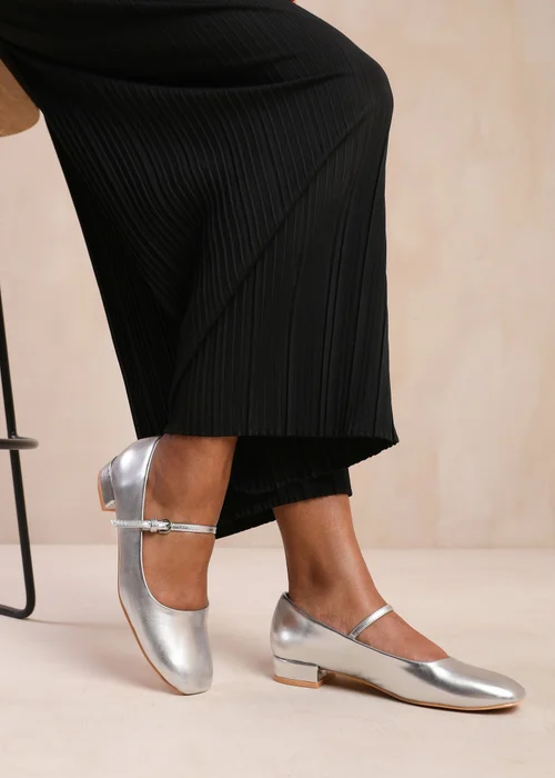 Where's That From Silver Pu Minsk Wide Fit Low Heels - Size 5 Image 1