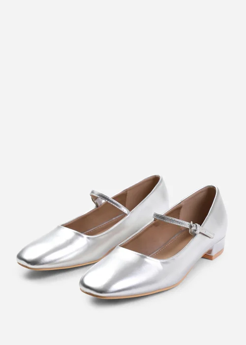 Where's That From Silver Pu Minsk Wide Fit Low Heels - Size 5 Image 2