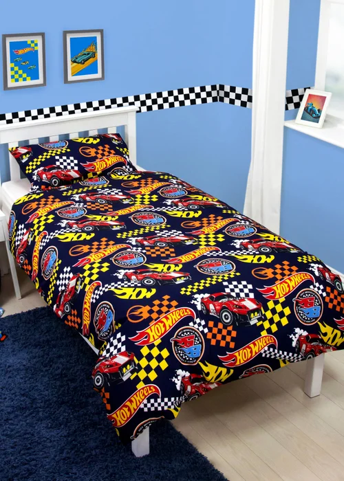 Hot Wheels Racer Reversible Duvet Cover Set - Single Image 2