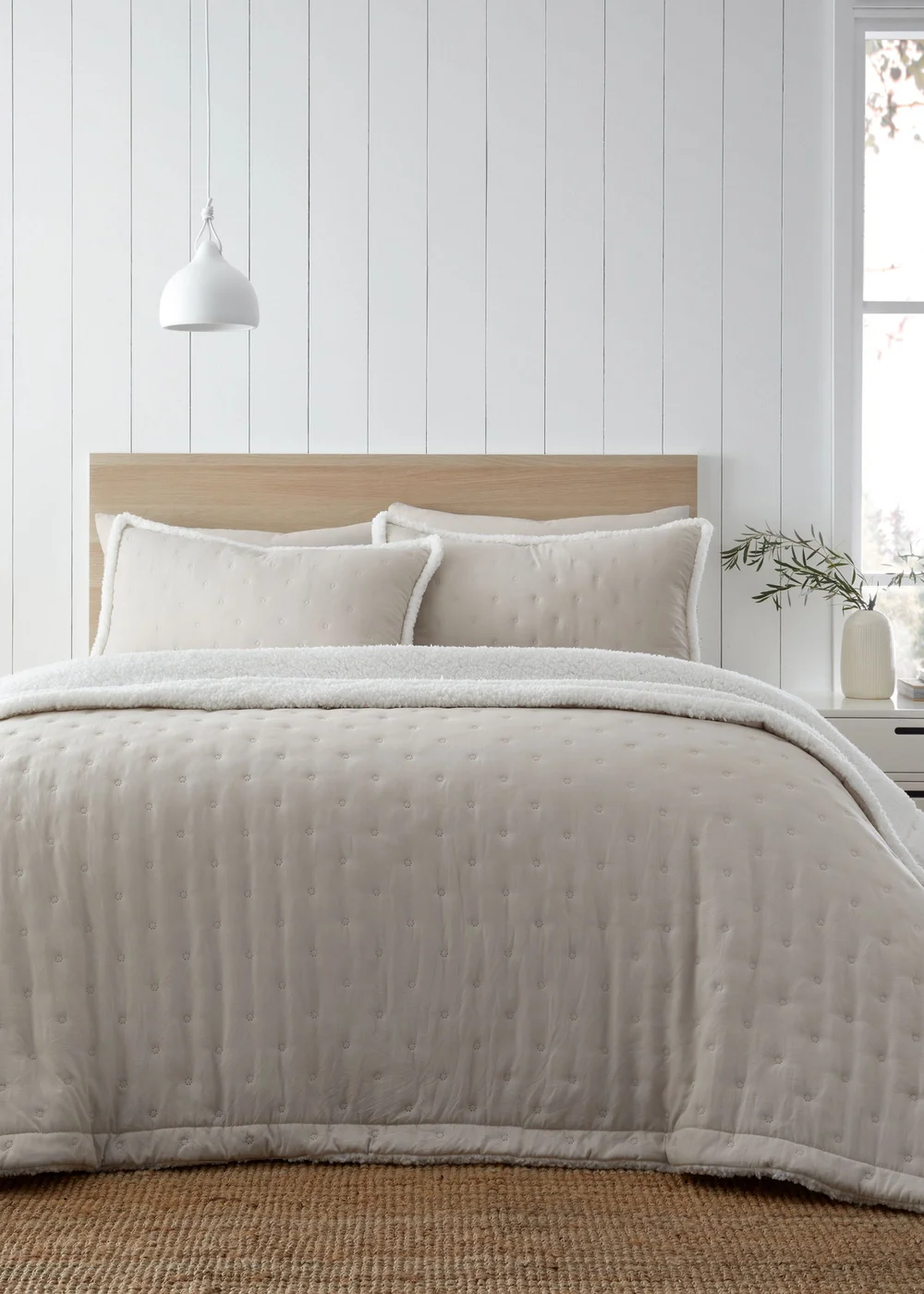 Catherine Lansfield Nori Cream Pinsonic Faux-Shearling Bedspread (220x230cm) - One Size Image 1