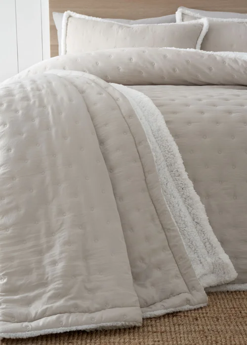 Catherine Lansfield Nori Cream Pinsonic Faux-Shearling Bedspread (220x230cm) - One Size Image 2